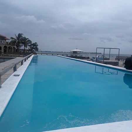 Coral View Beach Resort Utila Dış mekan fotoğraf