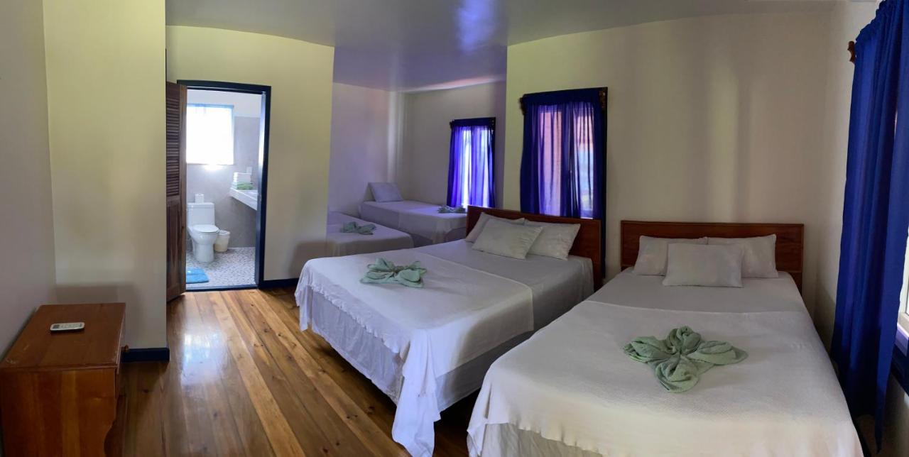 Coral View Beach Resort Utila Oda fotoğraf