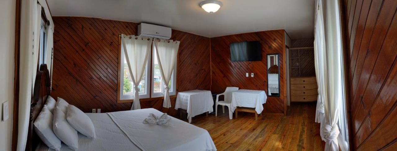 Coral View Beach Resort Utila Dış mekan fotoğraf